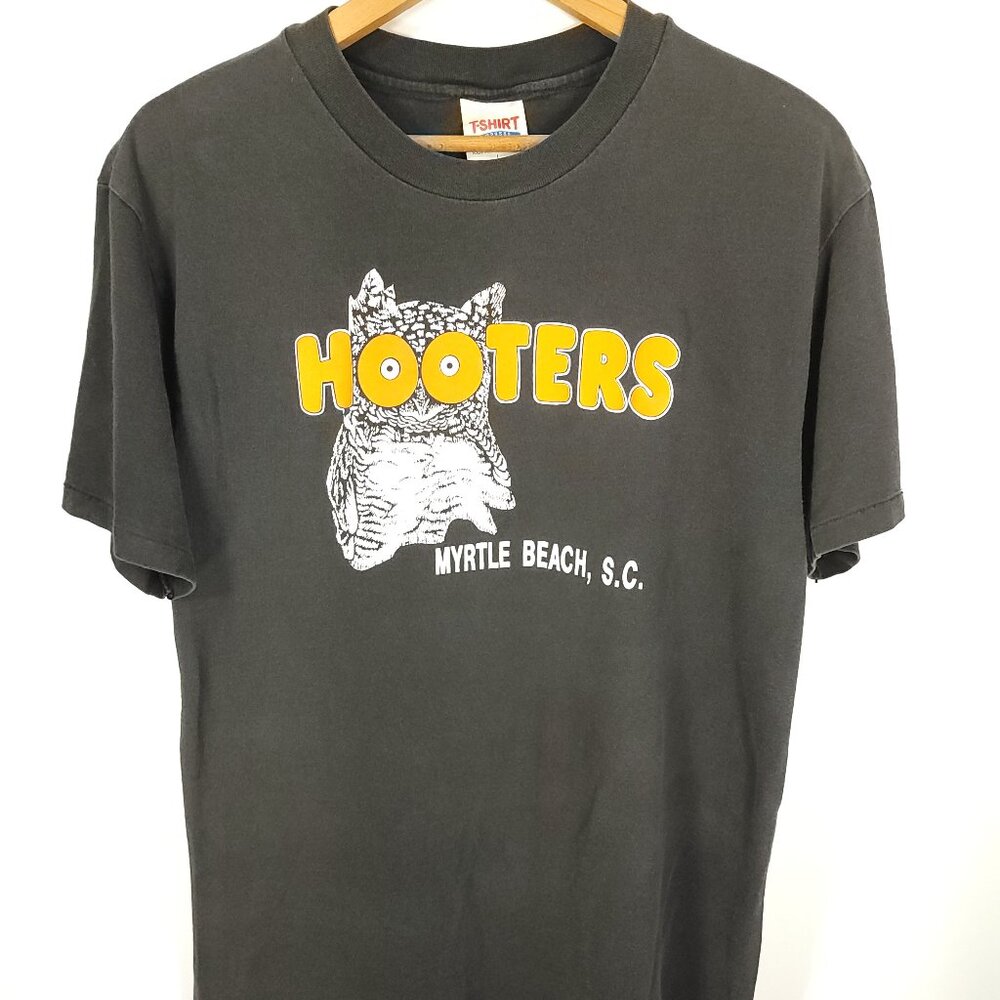 Vtg Hooters Myrtle Beach SC Graphic T-Shirt Men's Large Black Distressed USA